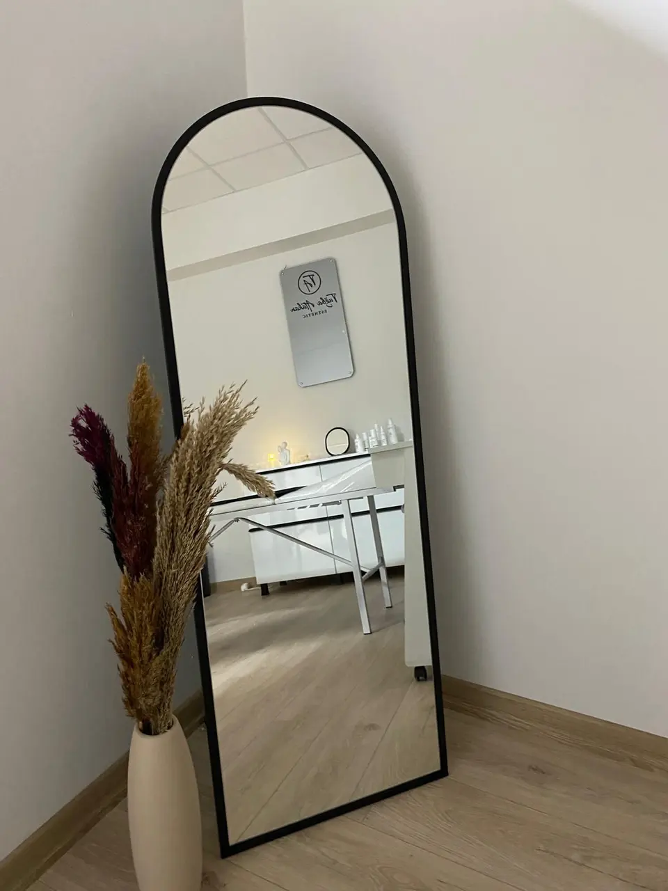 Ayna